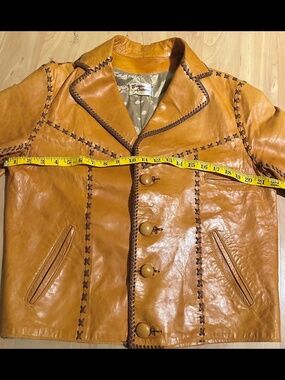 GENUINE LEATHER vintage jacket size 42 in camel